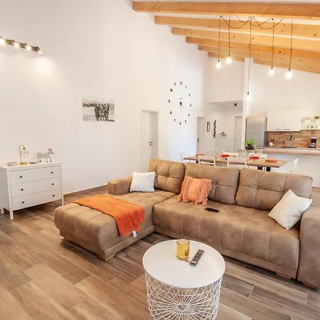 Savey - Heated Pool Villa