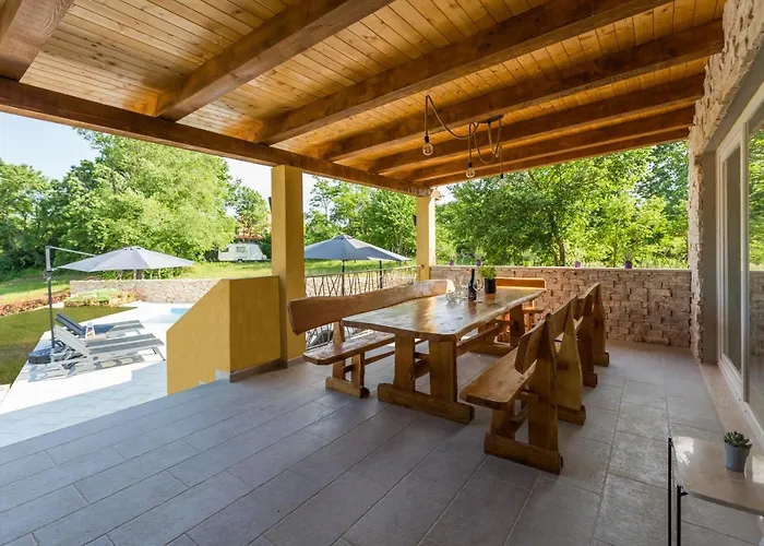 Savey - Heated Pool Sivati