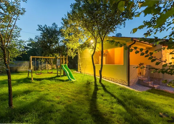 Savey - Heated Pool Sivati