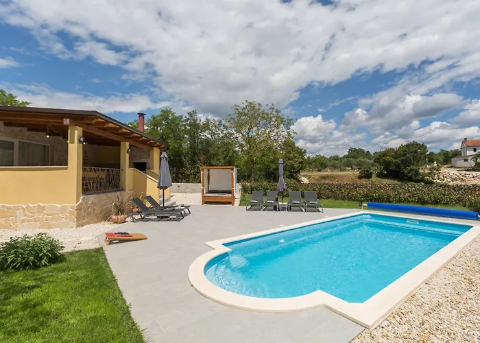 Savey - Heated Pool 빌라 *