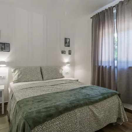 Savey - Heated Pool Villa