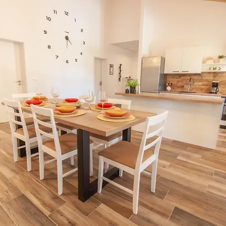 Savey - Heated Pool ヴィラ