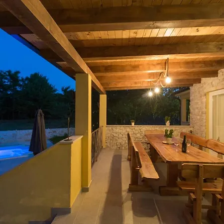 Savey - Heated Pool Villa