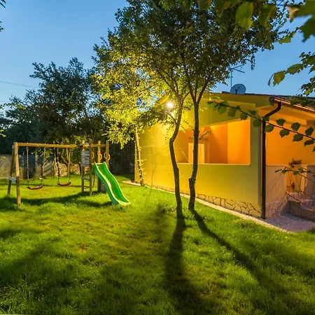 Savey - Heated Pool Šivati