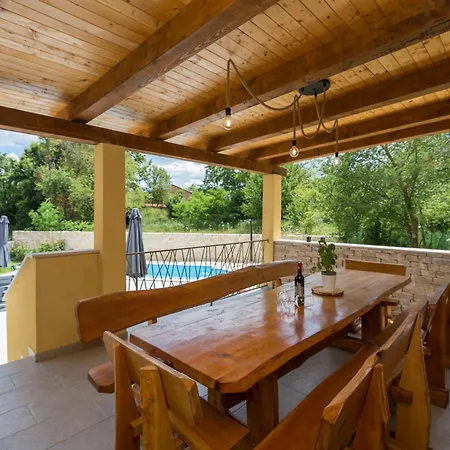 Savey - Heated Pool Šivati