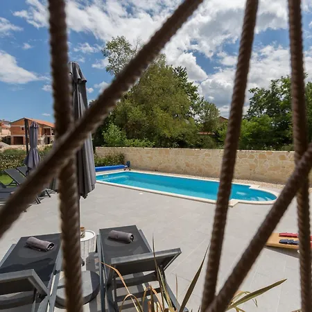 Savey - Heated Pool Villa